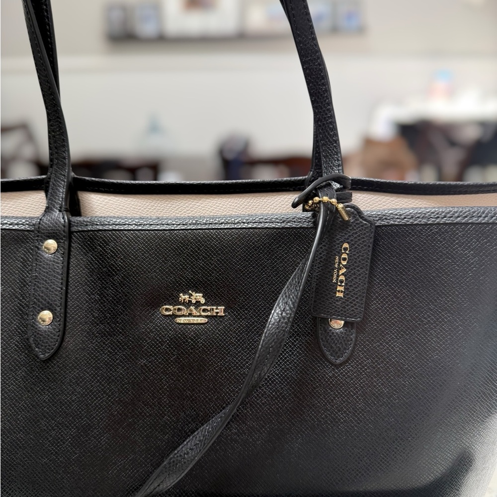 Coach Reversible Black Leather Tote with Logo Zip Pouch - Picture 3 of 11